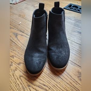 Women's black booties size 6.5 like new